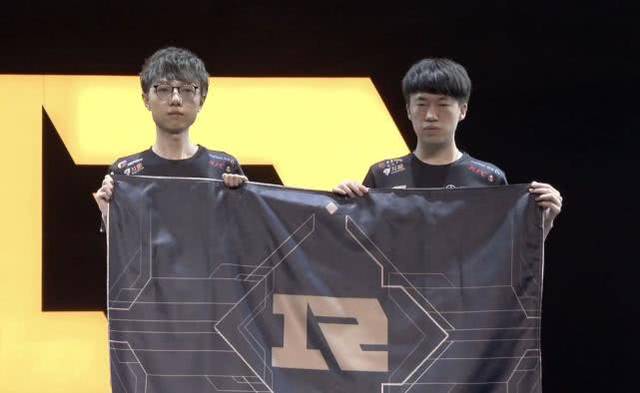 耐克VS阿 耐克VS阿