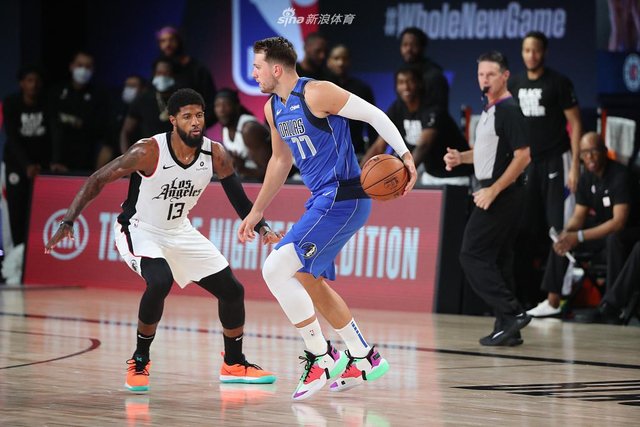 在足球比赛 在足球比赛