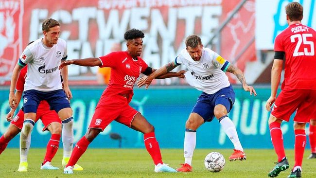 哥公牛的比 哥公牛的比